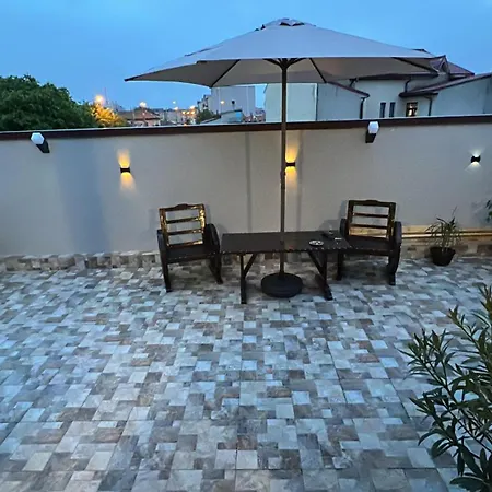 Cu In Apartament *