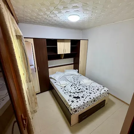 Cu In Apartament